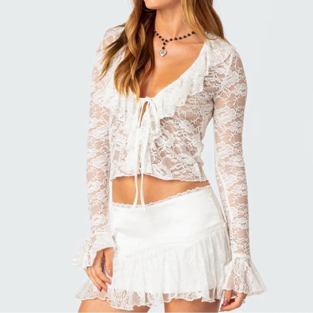 EDIKTED White Lace Top